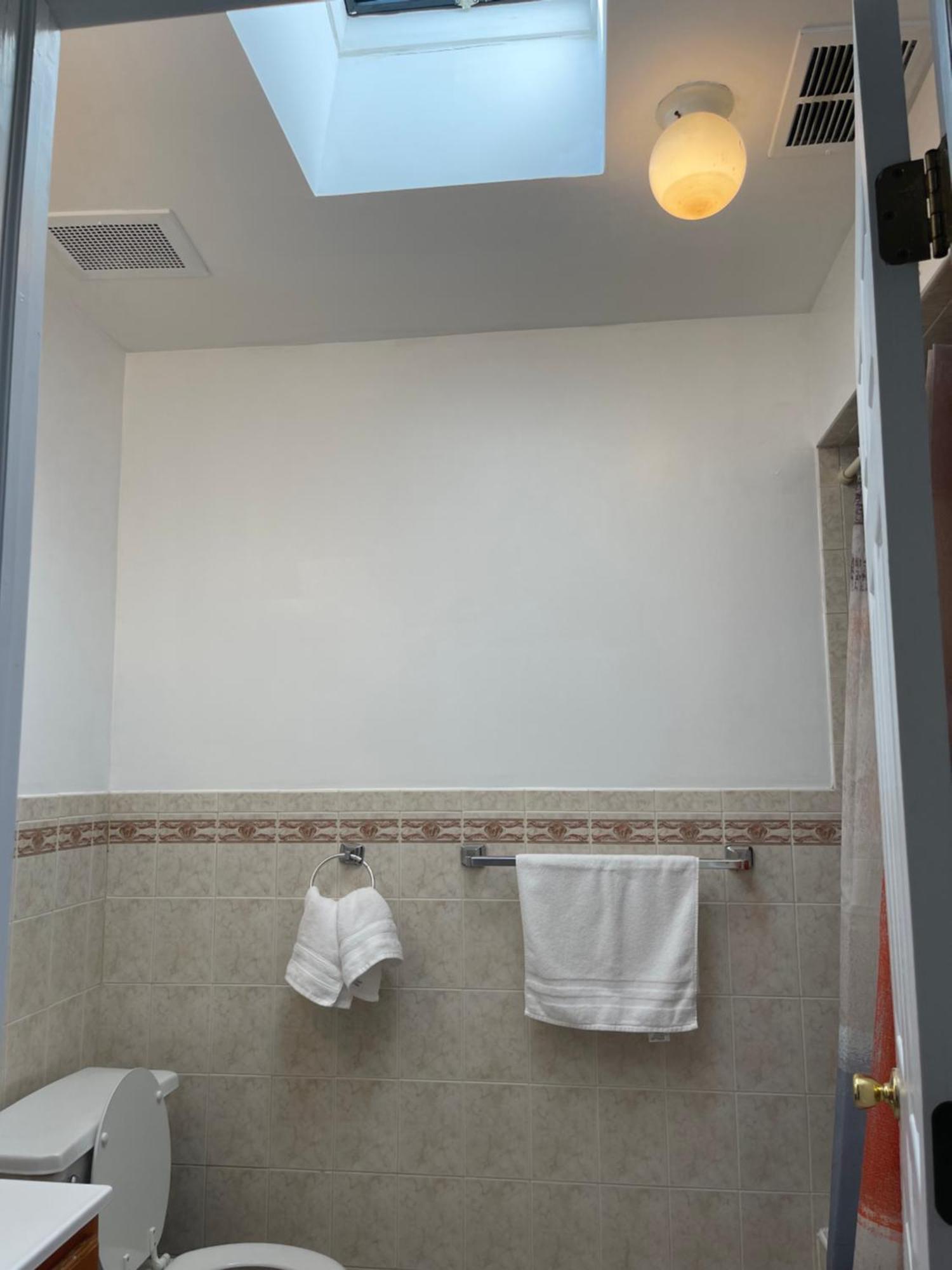 Business & Family Friendly Balcony Jacuzzi Free Park