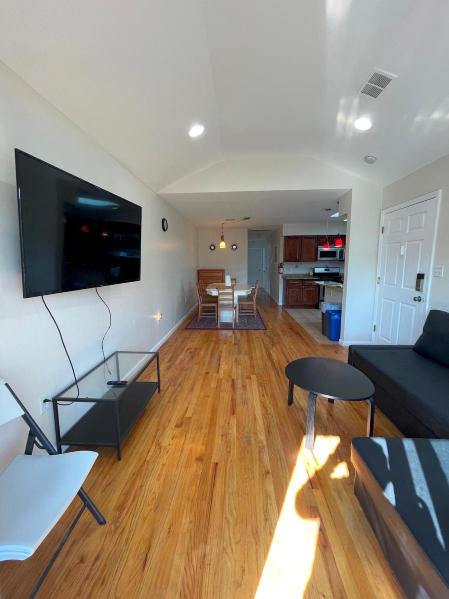 Business & Family Friendly Balcony Jacuzzi Free Park Appartement *
